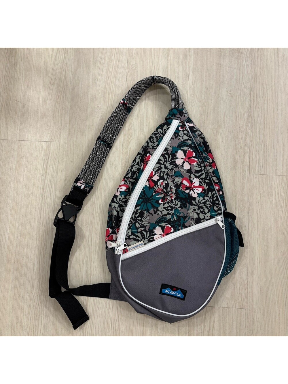 KAVU Rope Sling Bag Crossbody Shoulder Backpack 25th Anniversary Floral Hiking